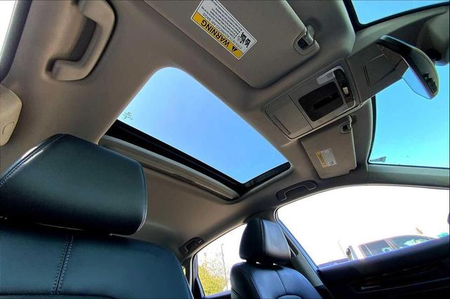 Photo of 2024 Sonic Gray Pearl Honda Civic