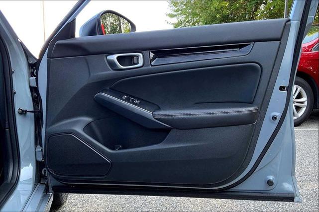 Photo of 2024 Sonic Gray Pearl Honda Civic
