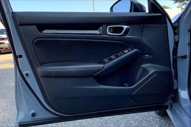 Photo of 2024 Sonic Gray Pearl Honda Civic
