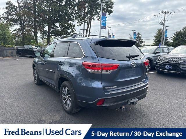 Photo of 2017 Blue Toyota Highlander