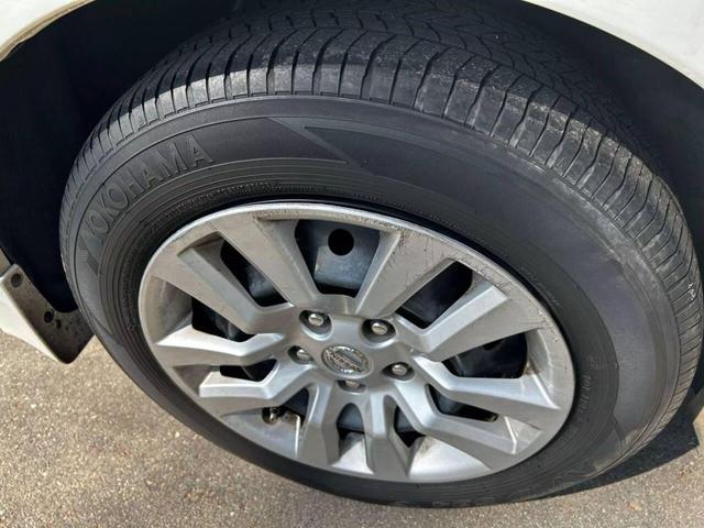 Photo of 2015 White Nissan Altima