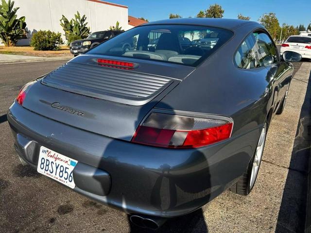 Photo of 2002 Gray Porsche 911