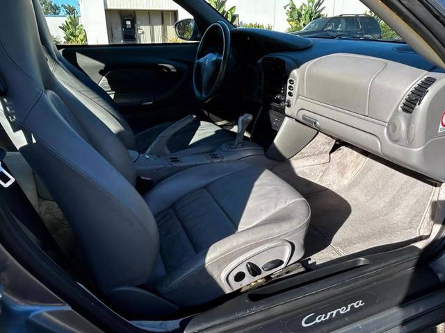 Photo of 2002 Gray Porsche 911