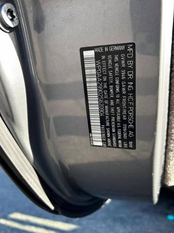 Photo of 2002 Gray Porsche 911