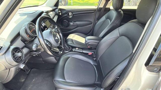 Photo of 2018 White MINI Hardtop