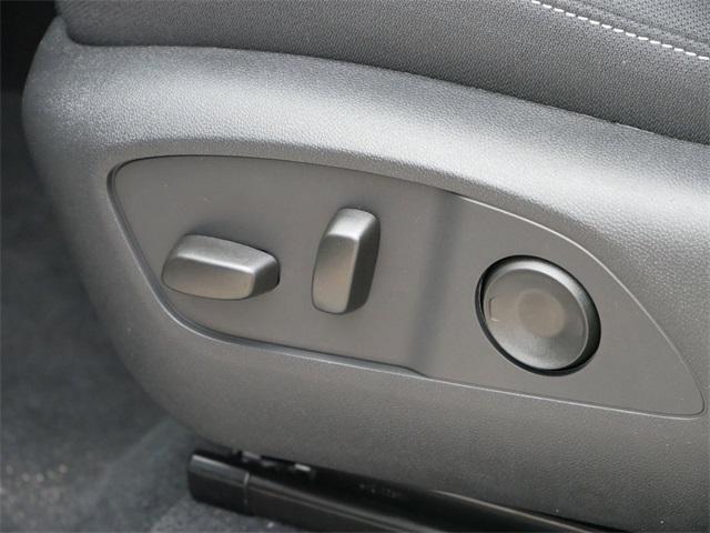 Photo of 2026 Polar White Tricoat Chevrolet Traverse