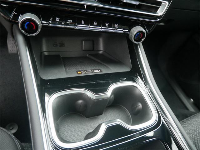 Photo of 2026 Polar White Tricoat Chevrolet Traverse