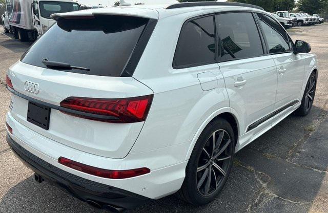 Photo of 2022 Glacier White Audi SQ7