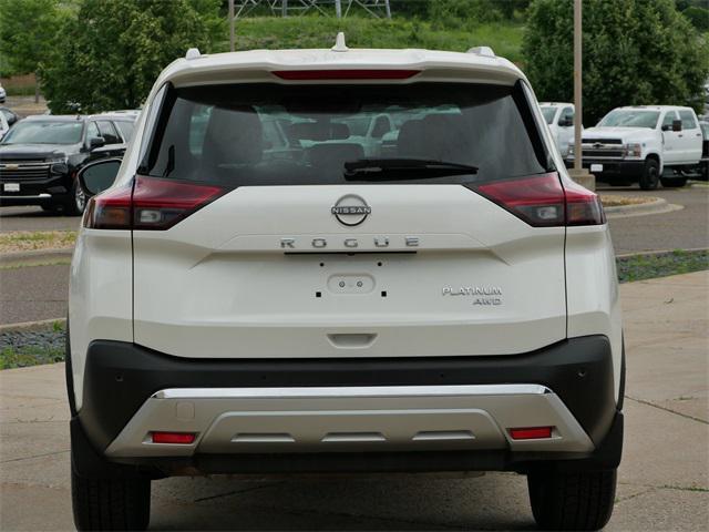 Photo of 2023 Glacier White Nissan Rogue