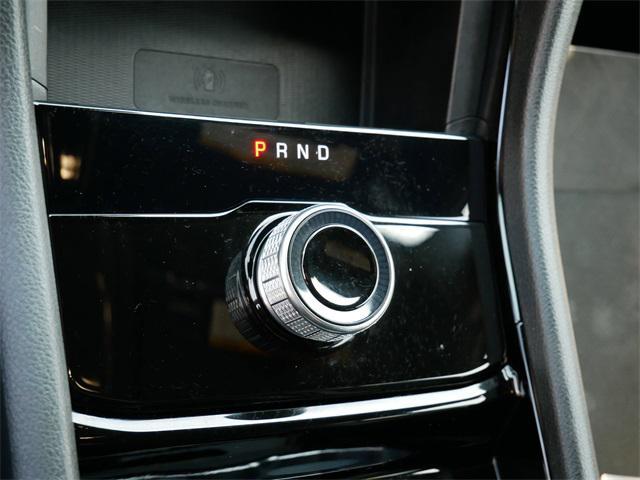 Photo of 2023 Diamond Black Crystal Pearlcoat Jeep Grand Cherokee