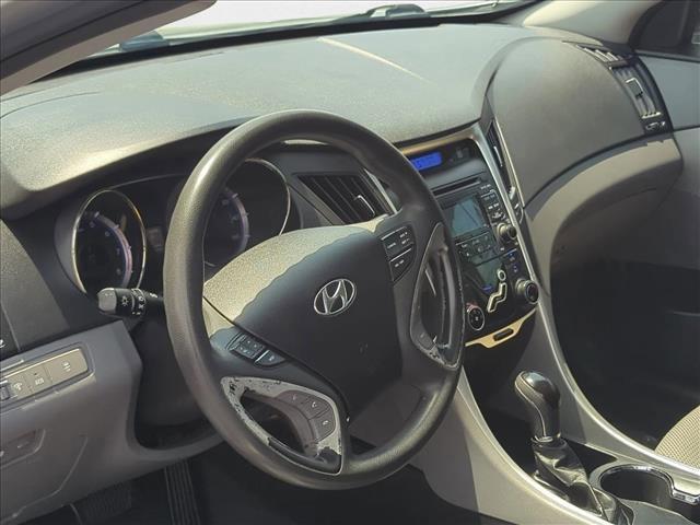 Photo of 2011 Radiant Silver Metallic Hyundai SONATA