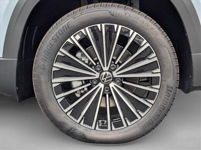 Photo of 2025 Monument Gray Volkswagen Taos