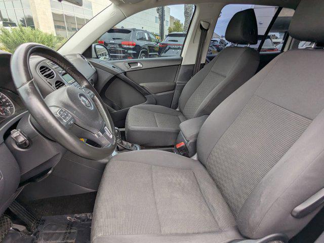 Photo of 2013 Candy White Volkswagen Tiguan