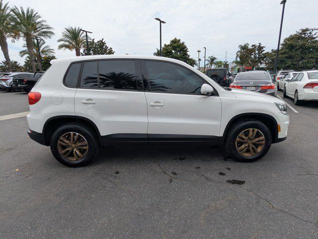 Photo of 2013 Candy White Volkswagen Tiguan