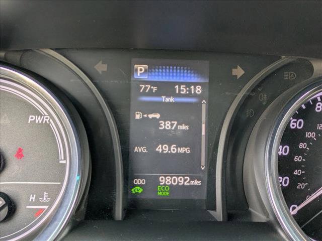 Photo of 2020 Super White Toyota Camry