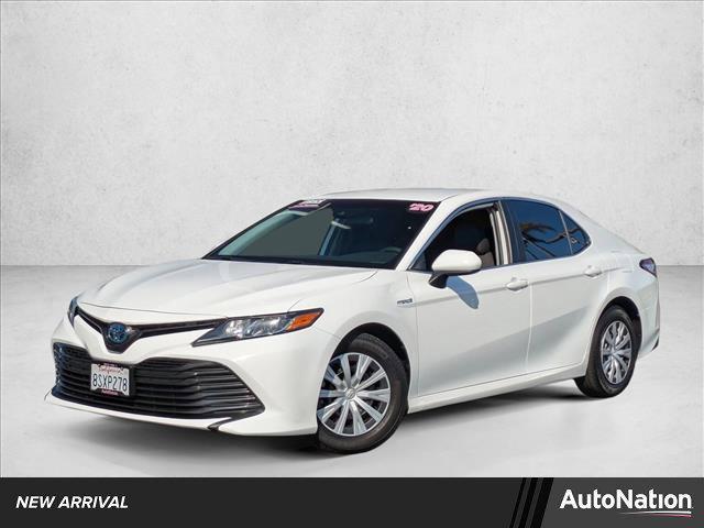 Photo of 2020 Super White Toyota Camry