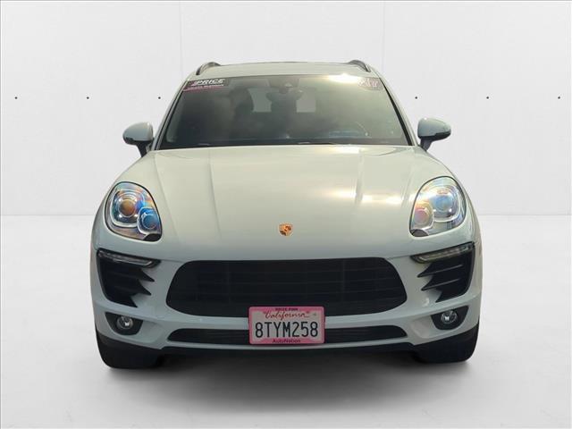 Photo of 2017 White Porsche Macan