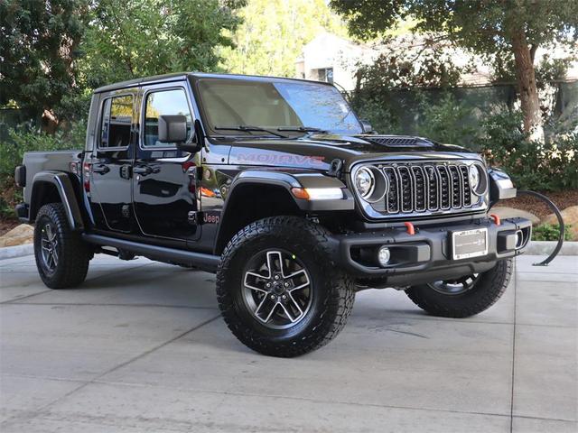 Photo of 2025 Black Clearcoat Jeep Gladiator