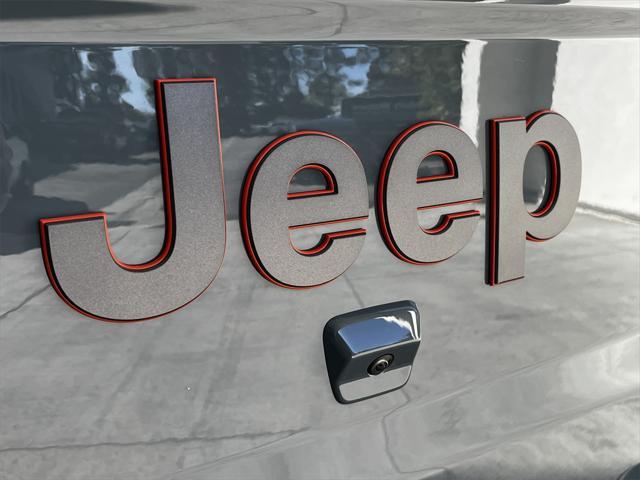 Photo of 2025 Anvil Clearcoat Jeep Gladiator