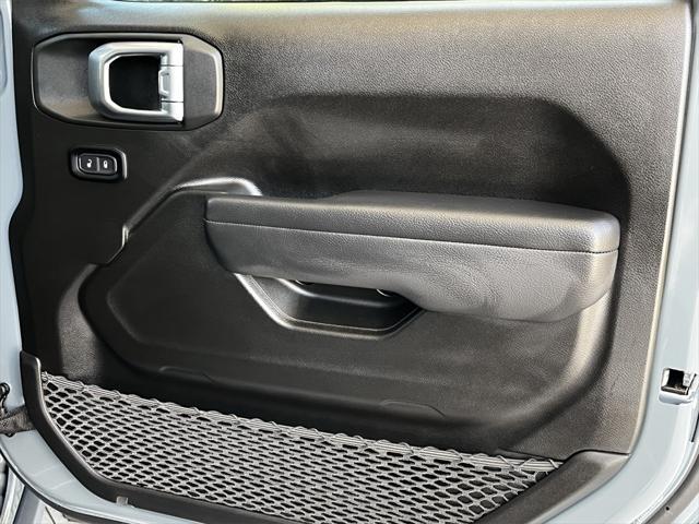 Photo of 2025 Anvil Clearcoat Jeep Gladiator