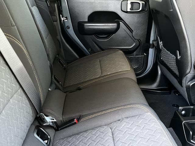 Photo of 2025 Anvil Clearcoat Jeep Gladiator