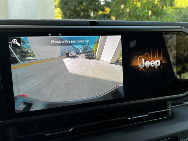Photo of 2025 Anvil Clearcoat Jeep Gladiator