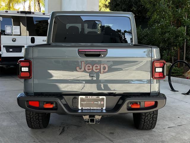 Photo of 2025 Anvil Clearcoat Jeep Gladiator