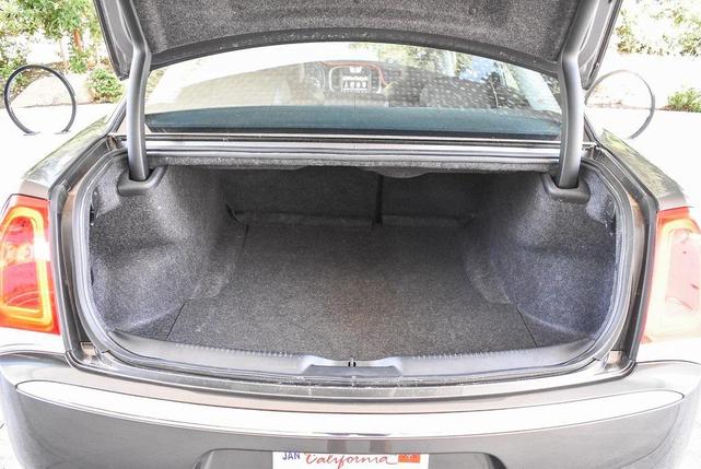 Photo of 2017 Granite Crystal Metallic Clearcoat Chrysler 300