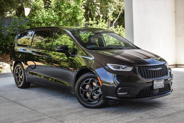 2023 Chrysler Pacifica Hybrid