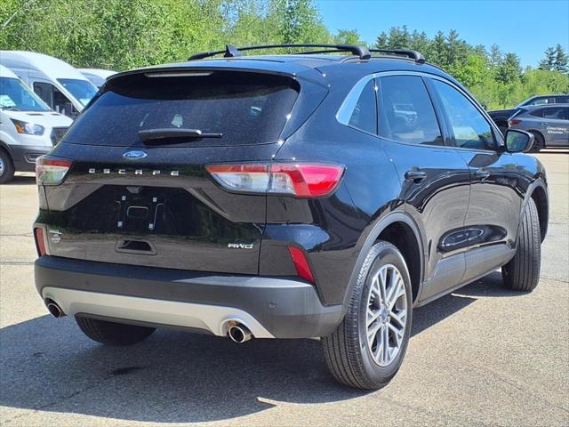 Photo of 2022 Black Metallic Ford Escape