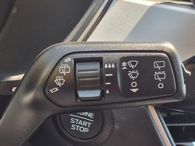 Photo of 2022 Black Metallic Ford Escape