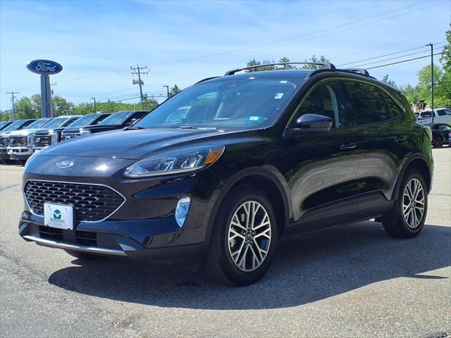Photo of 2022 Black Metallic Ford Escape