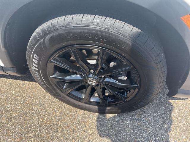 Photo of 2024 White Honda CR-V Hybrid