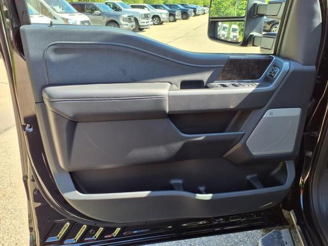 Photo of 2025 Agate Black Metallic Ford F-350