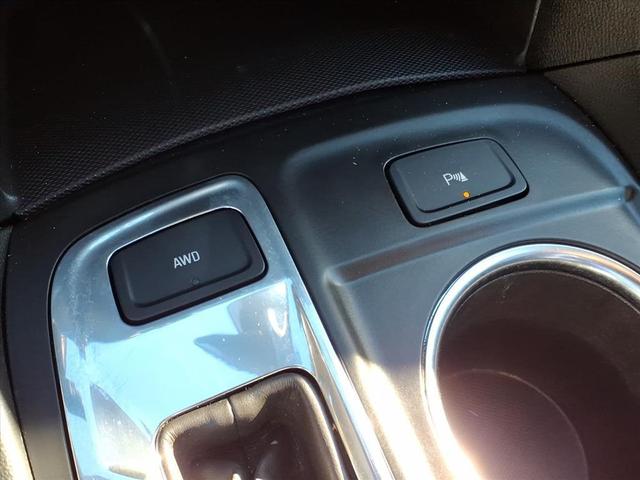 Photo of 2022 Mosaic Black Metallic Chevrolet Equinox