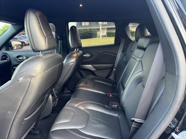 Photo of 2019 Black Jeep Cherokee