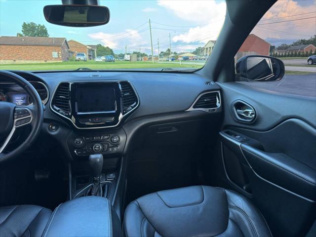 Photo of 2019 Black Jeep Cherokee