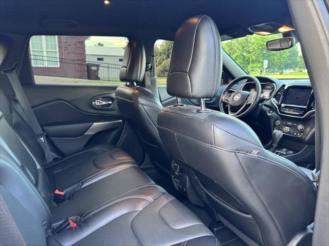 Photo of 2019 Black Jeep Cherokee