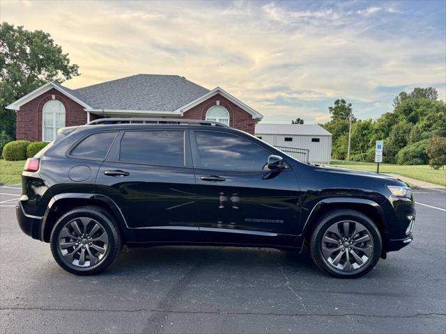 Photo of 2019 Black Jeep Cherokee