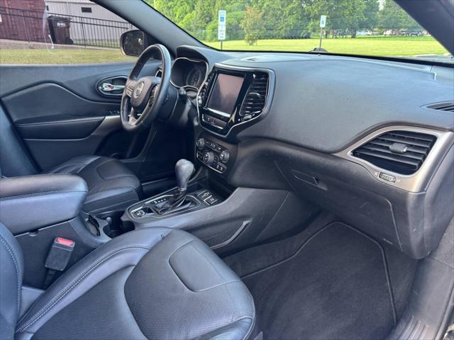 Photo of 2019 Black Jeep Cherokee