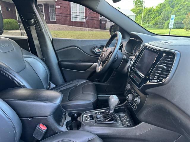 Photo of 2019 Black Jeep Cherokee