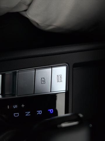 Photo of 2025 Fluid Metal Hyundai ELANTRA