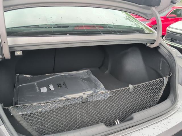 Photo of 2025 Fluid Metal Hyundai ELANTRA