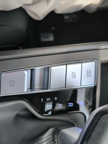 Photo of 2025 Abyss Black Hyundai ELANTRA HEV
