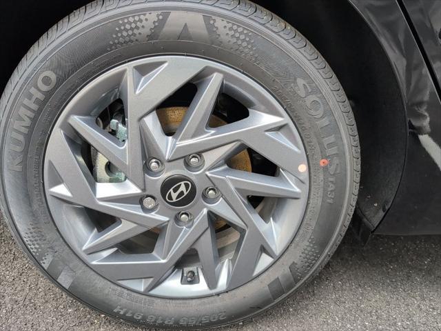 Photo of 2025 Abyss Black Hyundai ELANTRA HEV