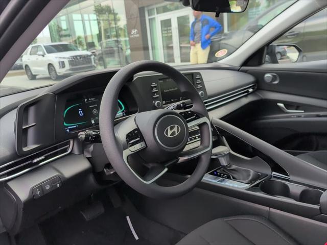 Photo of 2025 Abyss Black Hyundai ELANTRA HEV
