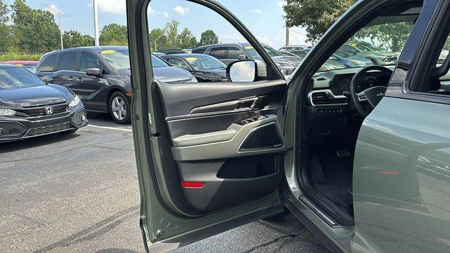 Photo of 2023 Jungle Green Kia Telluride