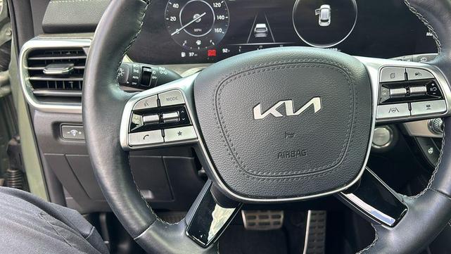 Photo of 2023 Jungle Green Kia Telluride
