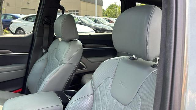 Photo of 2023 Jungle Green Kia Telluride