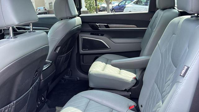 Photo of 2023 Jungle Green Kia Telluride